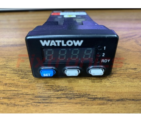 2X Watlow Controls 935A-1CD0-000G Temperature Controller